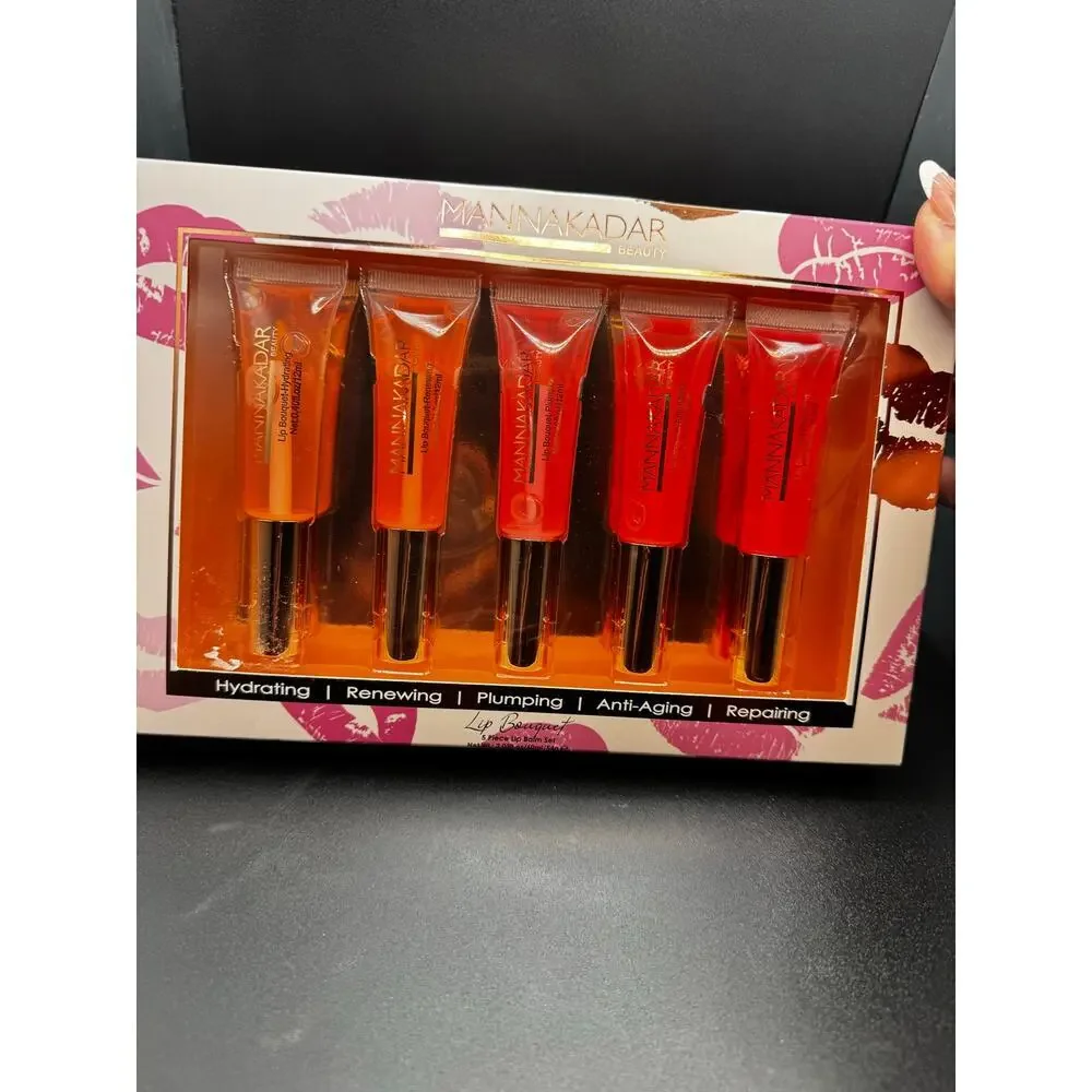 NWT Manna Kadar 5 Piece Lip Balm Set